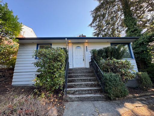 Primary Photo - Ready for Move-In! 3 Bed Home $3195