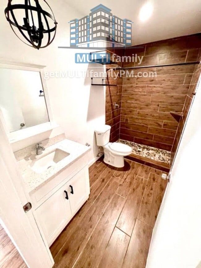 Building Photo - 1402 E McKinley St