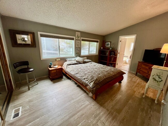 Building Photo - Lovely Monarch Pines age 55 and Older Furn...