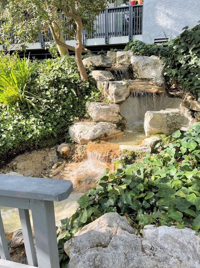 Building Photo - Luxury Living at The Estates Condominium Complex – 2 Bedroom, 2 Bathroom