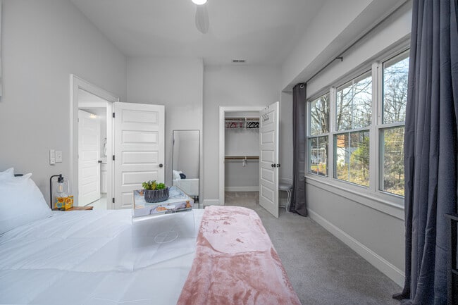 Building Photo - 303 Spruce St