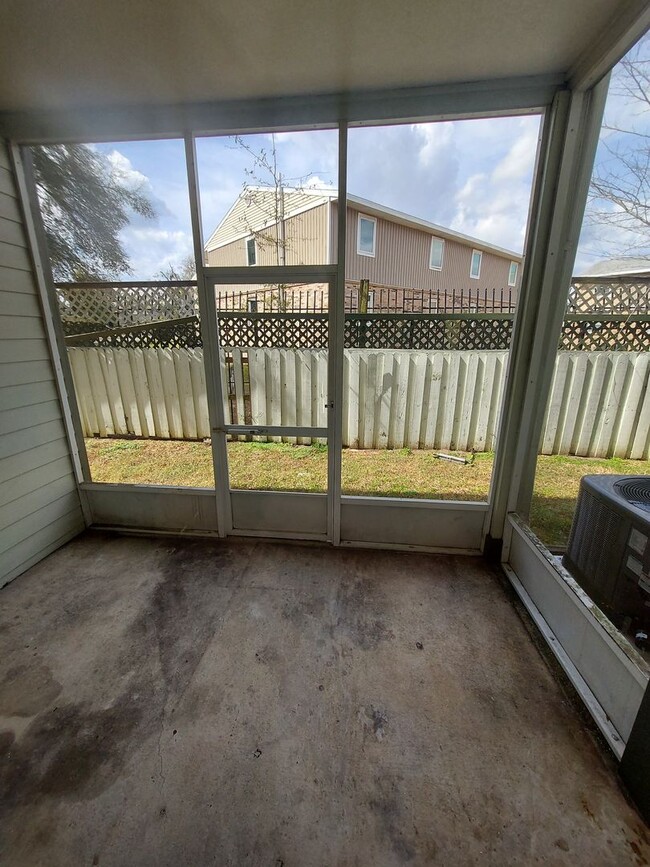 Building Photo - 2935 NE 7th St