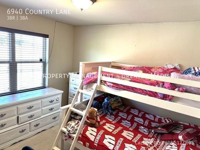 Building Photo - 6940 Country Ln