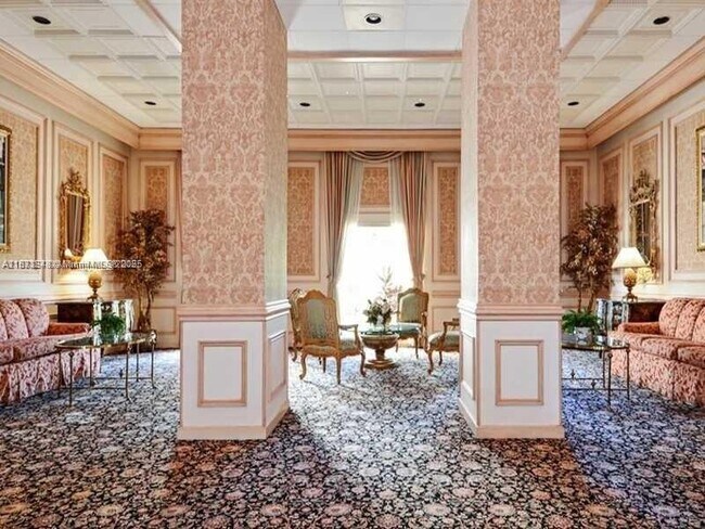 Building Photo - 2500 Parkview Dr