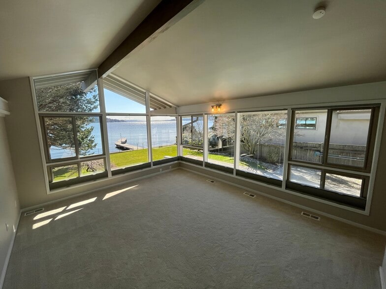 Master Bedroom - 16736 Shore Dr NE