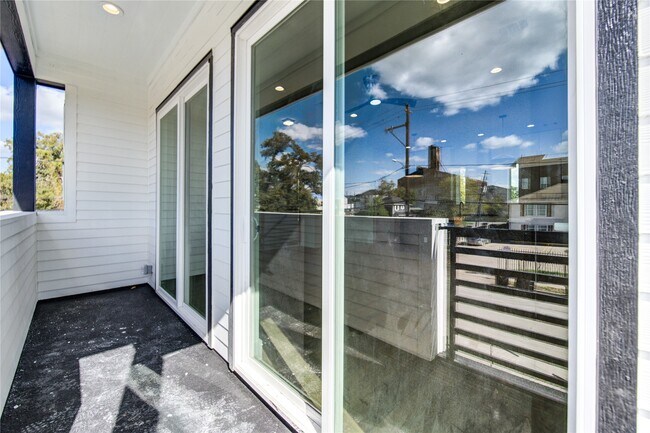 Building Photo - 4702 Coke St