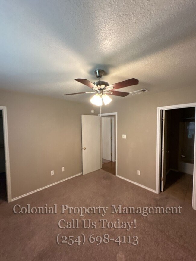 Building Photo - 2805 Alma Dr
