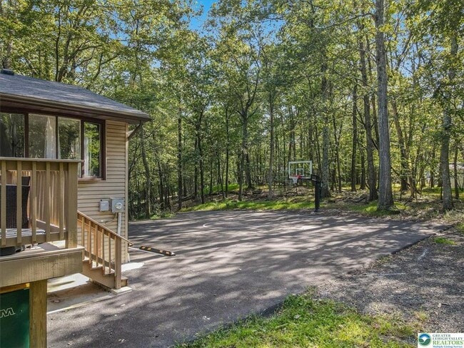 Building Photo - 115 White Oak Ct