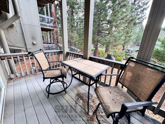 Building Photo - 2 Bedroom Furnished Condo in Incline w Carport (IM8)