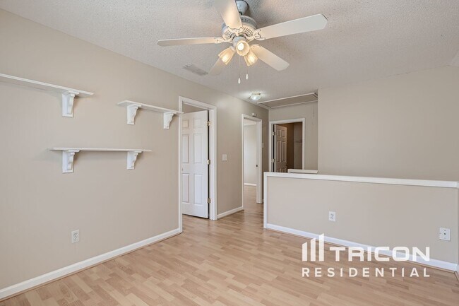 Building Photo - 1672 Woodsford Rd