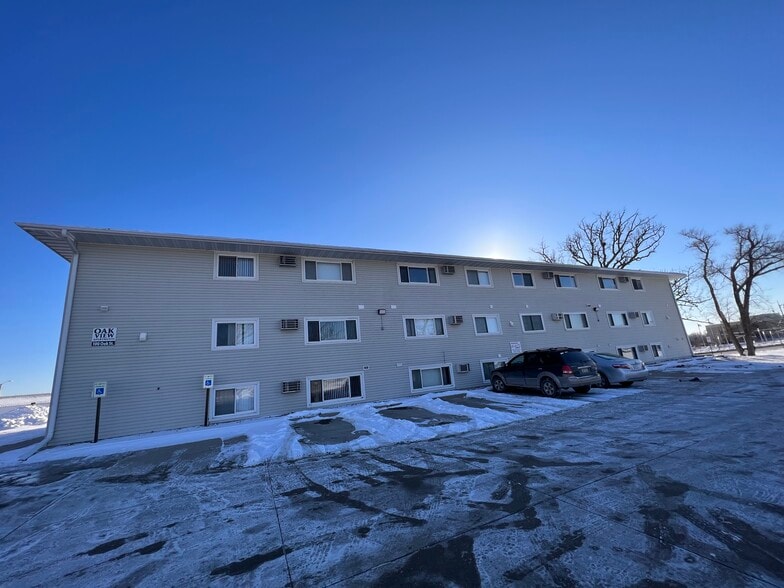 Oakview 100 Oak St Hiawatha IA 52233 Apartment Finder