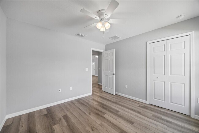 Building Photo - 5887 SW 154th Lane Rd