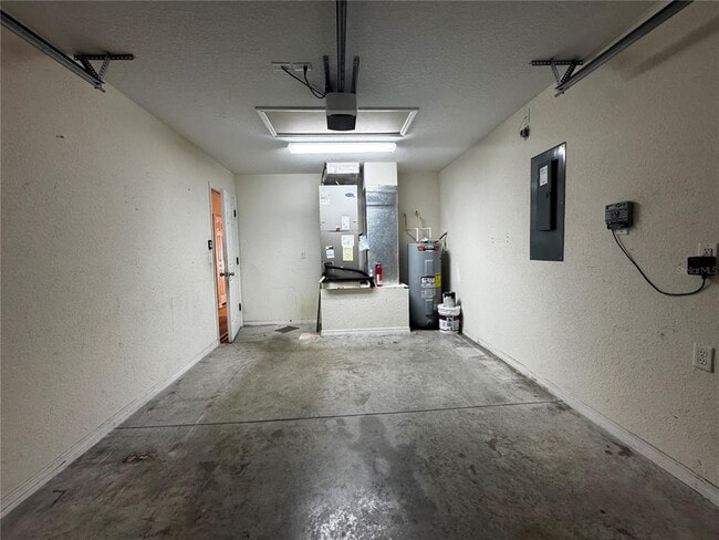 Building Photo - 12388 NE 48th Loop