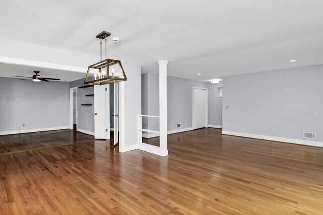 Building Photo - Prime Location! Beautiful Home Only Minutes to The Vista & Downtown