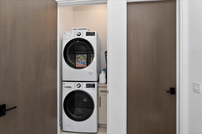 Building Photo - 51120 Avenida Navarro