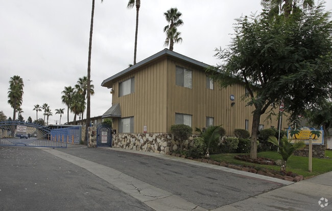 Primary Photo - Valley View Apartments