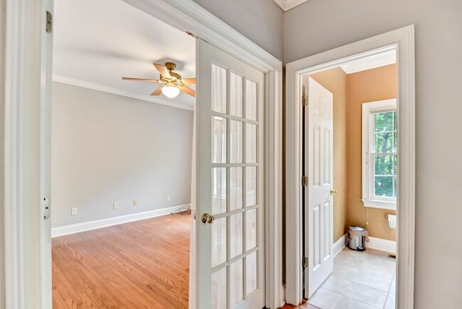 Building Photo - Large, beautiful home in Oconee!