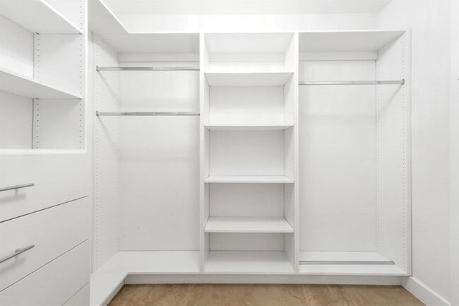 Building Photo - 61 Isle of Venice Dr