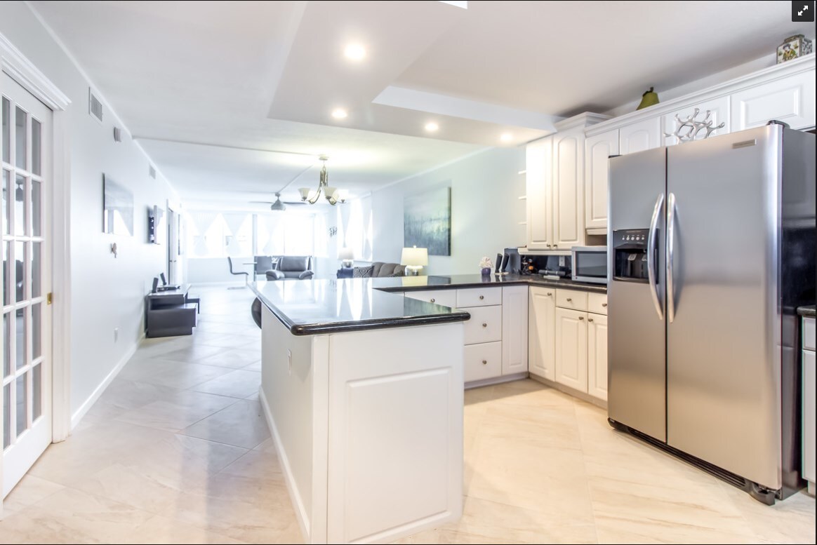 Building Photo - 3100 NE 49th St