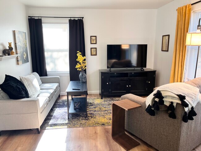 Building Photo - Rocky Court