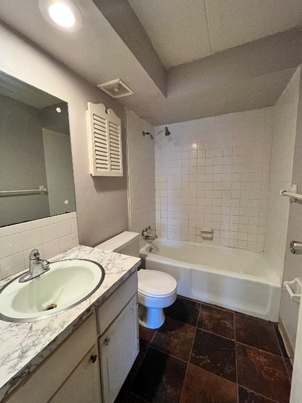 Building Photo - 716 N Sprigg St