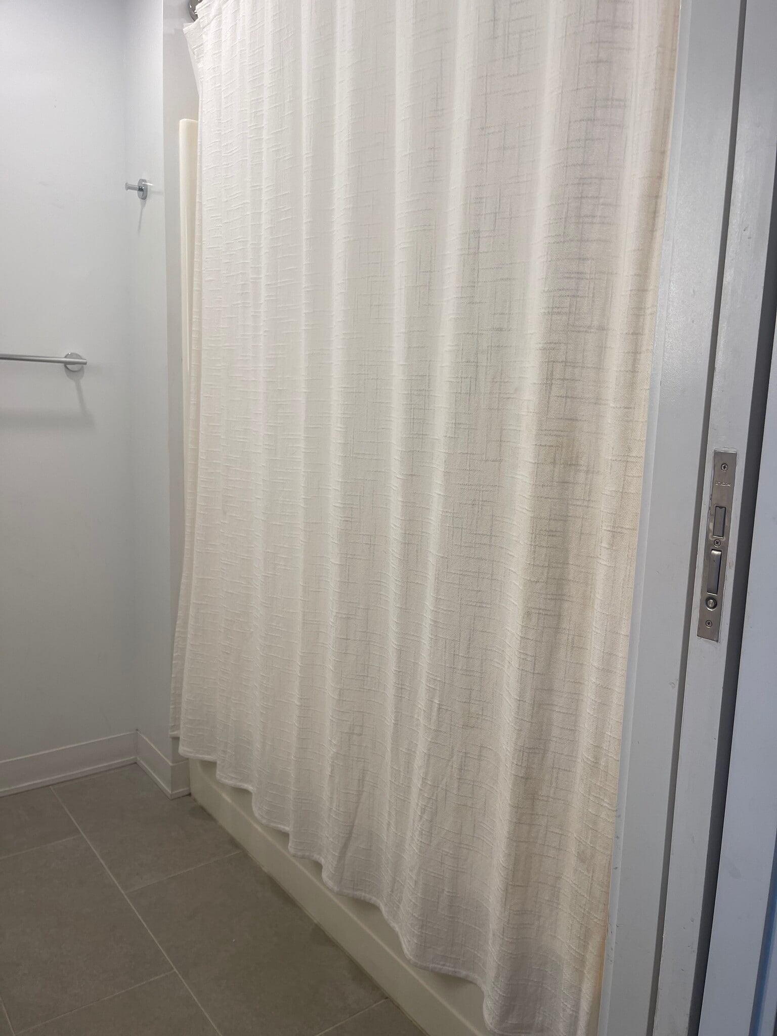 Building Photo - 987 Queen St