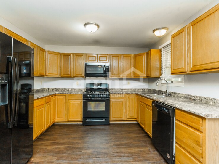 Building Photo - 380 Comet Dr