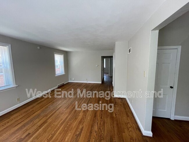 Building Photo - 7215 Amherst Ave