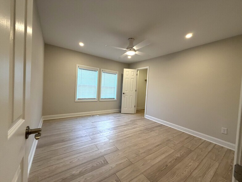 Building Photo - 4111 Brown Dr