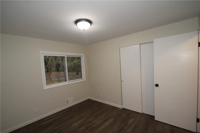 Building Photo - 34 Bright Oaks Dr