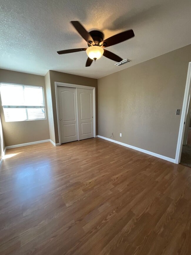 Building Photo - Spacious Four Bedroom Home in Figarden Loo...