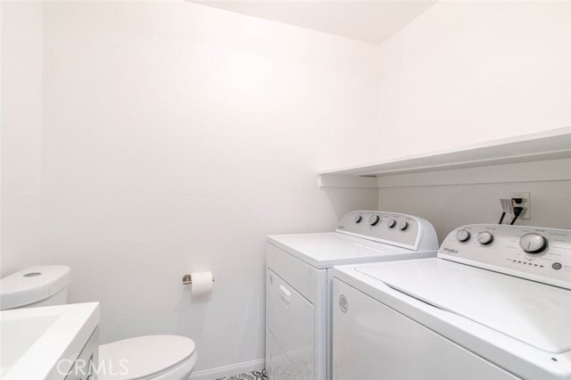 Building Photo - 15243 Valleyheart Dr