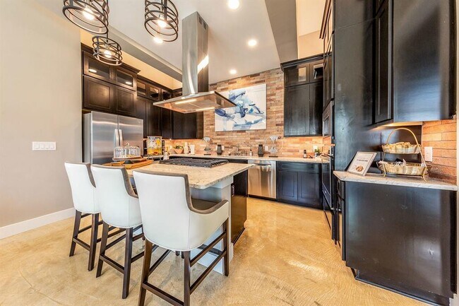 Building Photo - 412 San Gabriel River Rd