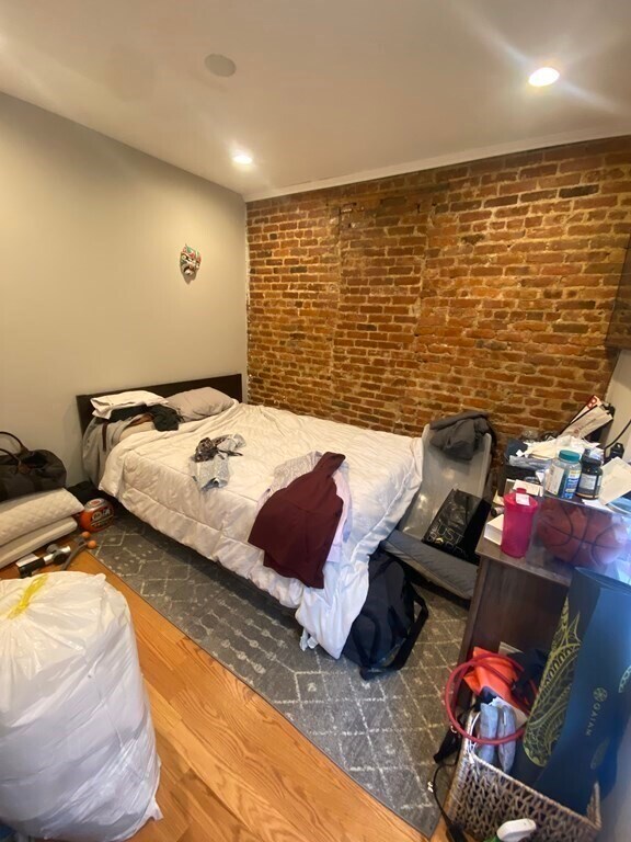 Building Photo - 422 Hanover St