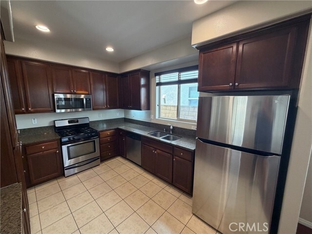 Building Photo - 425 Merced Ct