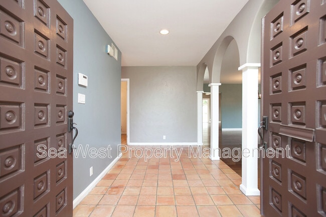 Building Photo - 7128 Almaden Ln