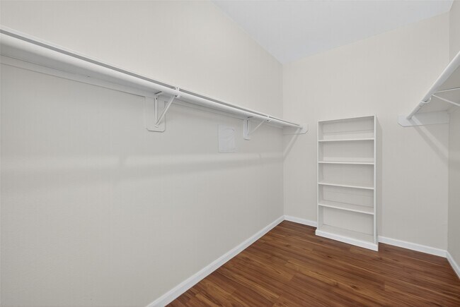 Building Photo - 8302 Cliffshire Ct