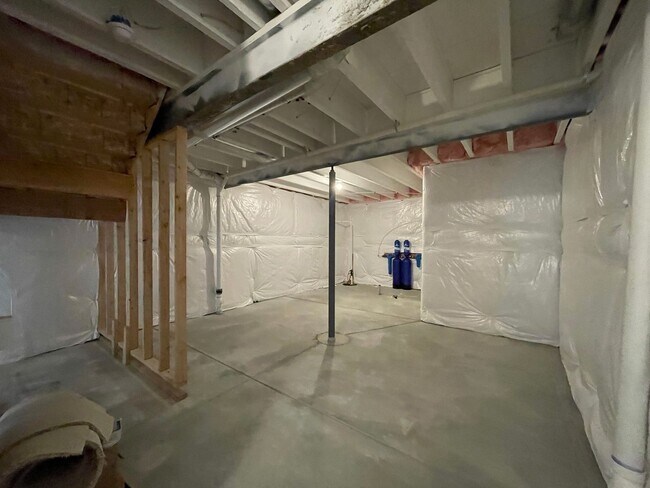 Building Photo - Live Lavishly in Crystal Valley Ranch