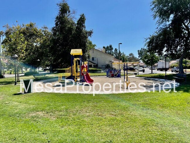 Building Photo - 3733 Country Oaks Loop