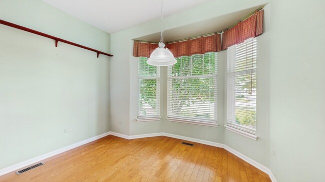 Building Photo - 12214 Plum Grove Rd