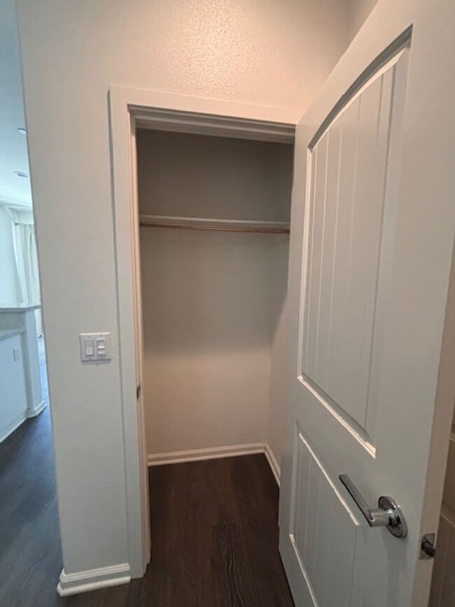 Building Photo - Welcome home to this beautiful Murrieta Town Home!