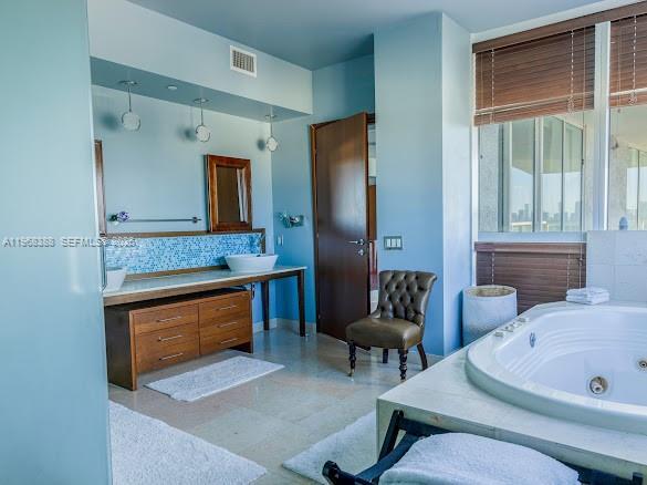 Building Photo - 450 Alton Rd