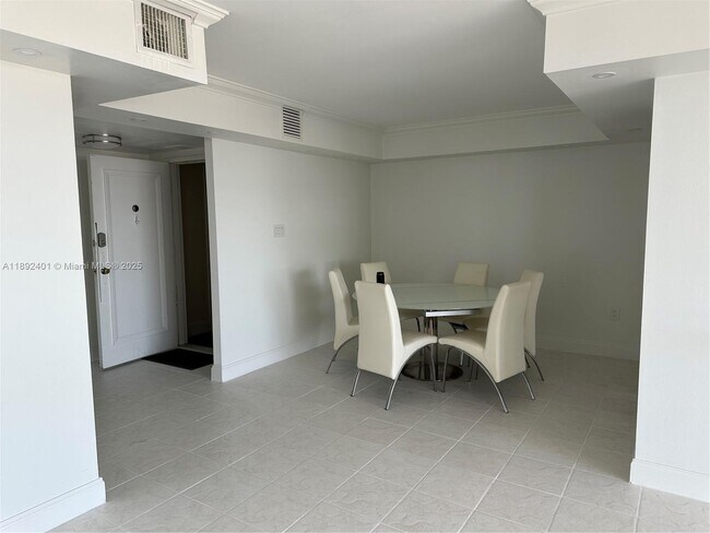 Building Photo - 18021 Biscayne Blvd
