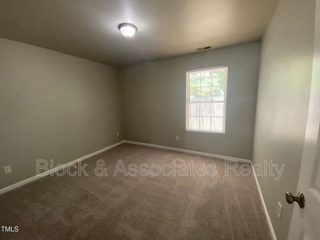 Building Photo - 116 Archdale Dr