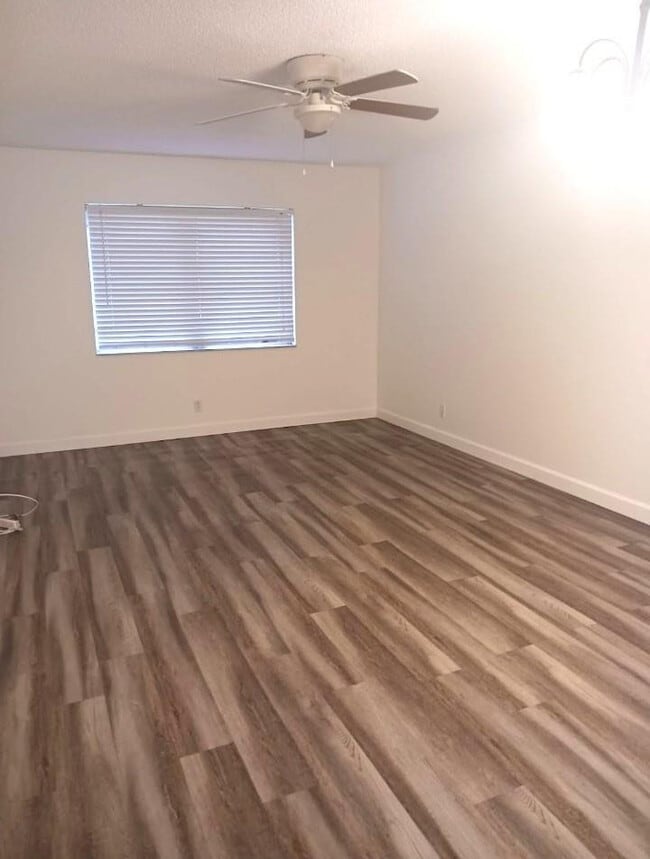 Building Photo - 301 Cambridge Rd