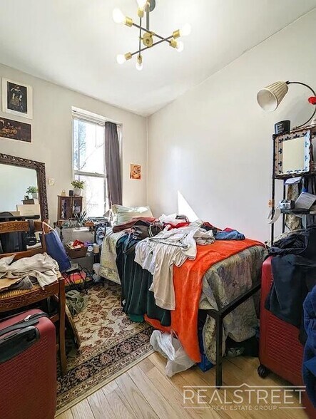 Building Photo - Utica Avenue