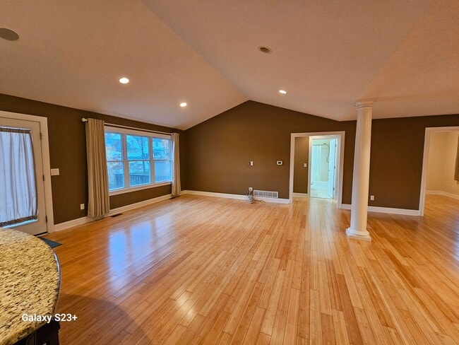 Building Photo - 6169 Marteney Ave