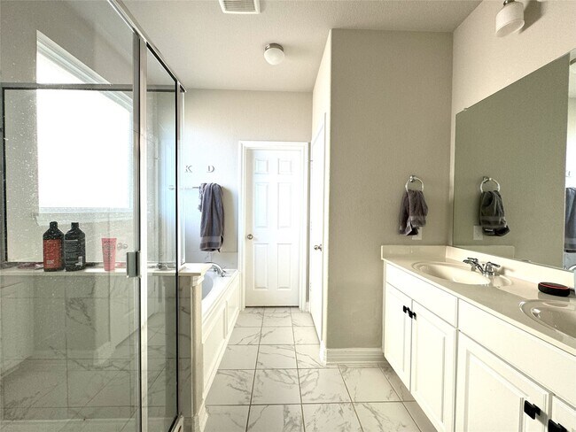 Building Photo - 26006 Steele Flower Dr