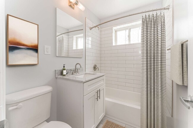 Building Photo - Pine Gardens