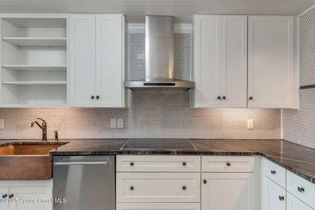 Building Photo - 18 Marina Isles Blvd